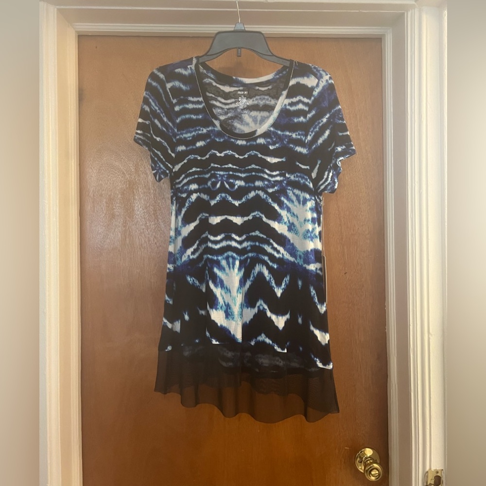 Jennifer Lopez Women’s Black/Blue/White Tie Dye Short Sleeve Top